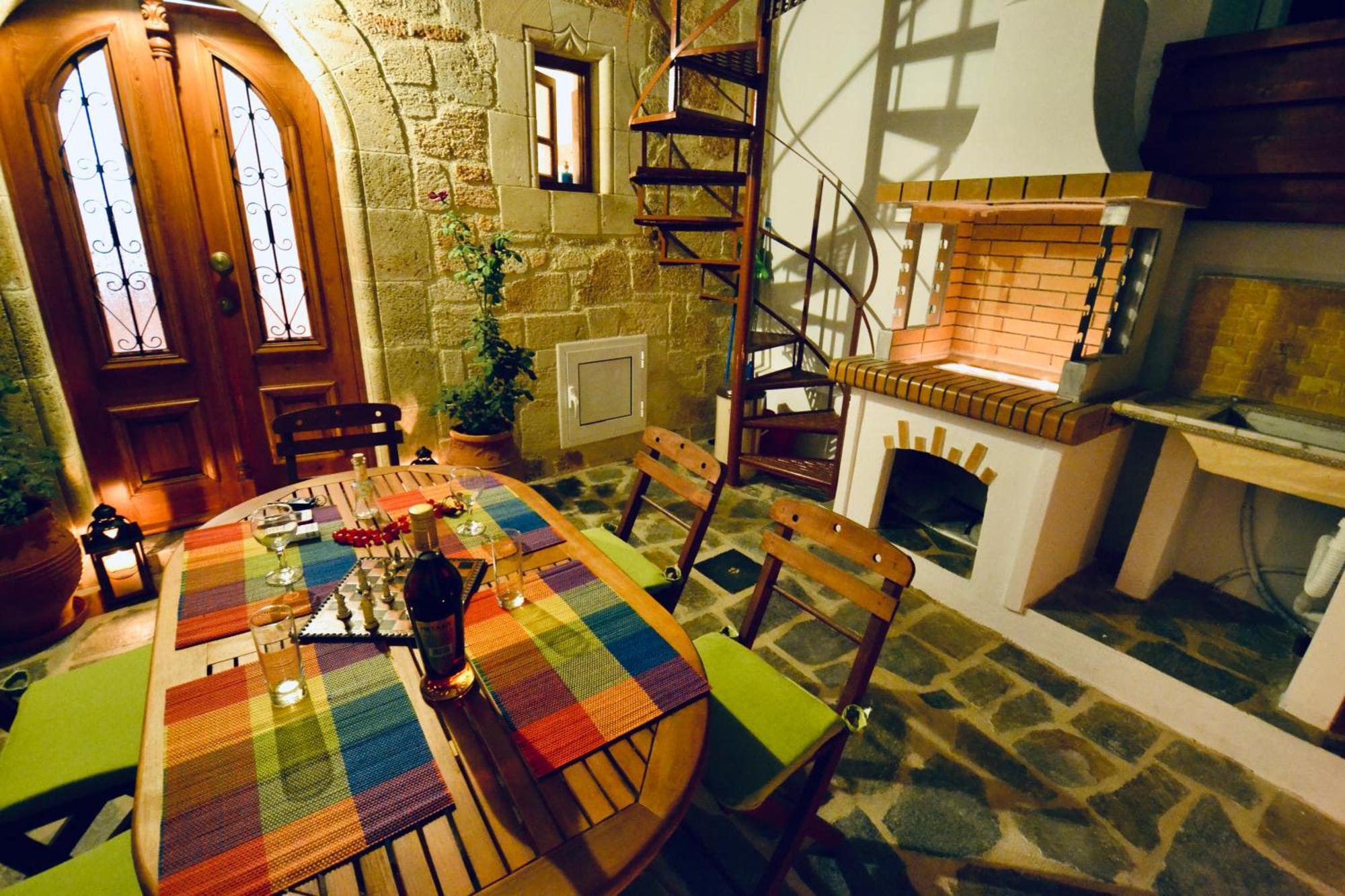 Villa Patitiri Traditional House With Hot Tub Archangelos  Extérieur photo