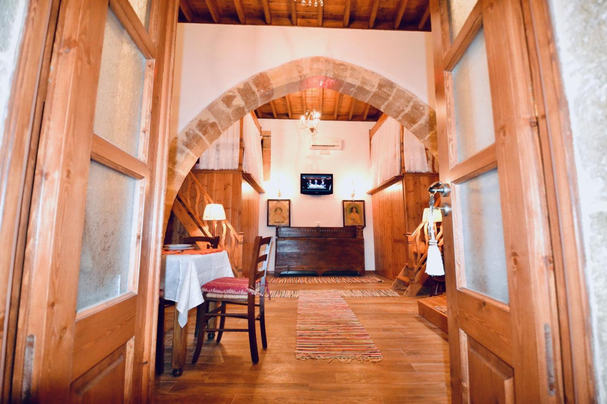 Villa Patitiri Traditional House With Hot Tub Archangelos  Extérieur photo
